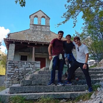 2davanti chiesa valori cristiani copia